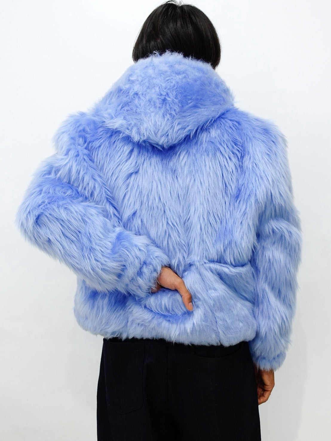 "WALK ON THE EDGE" / SMOKE BLUE