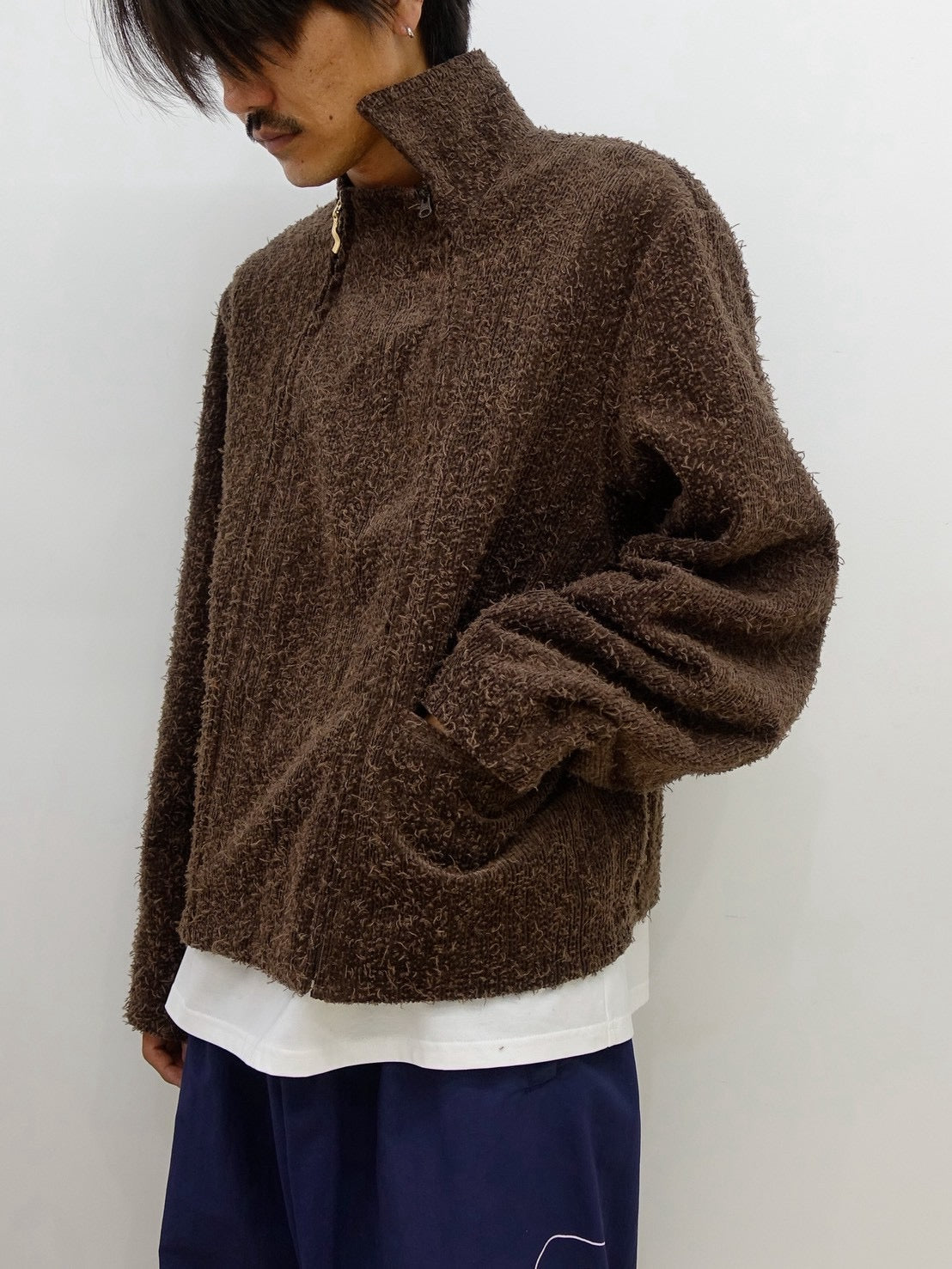 "FLOW" / BROWN
