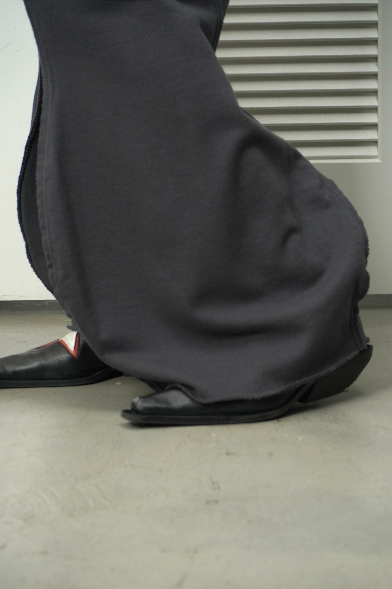 "SUPER MUSCLE" / Cold Charcoal