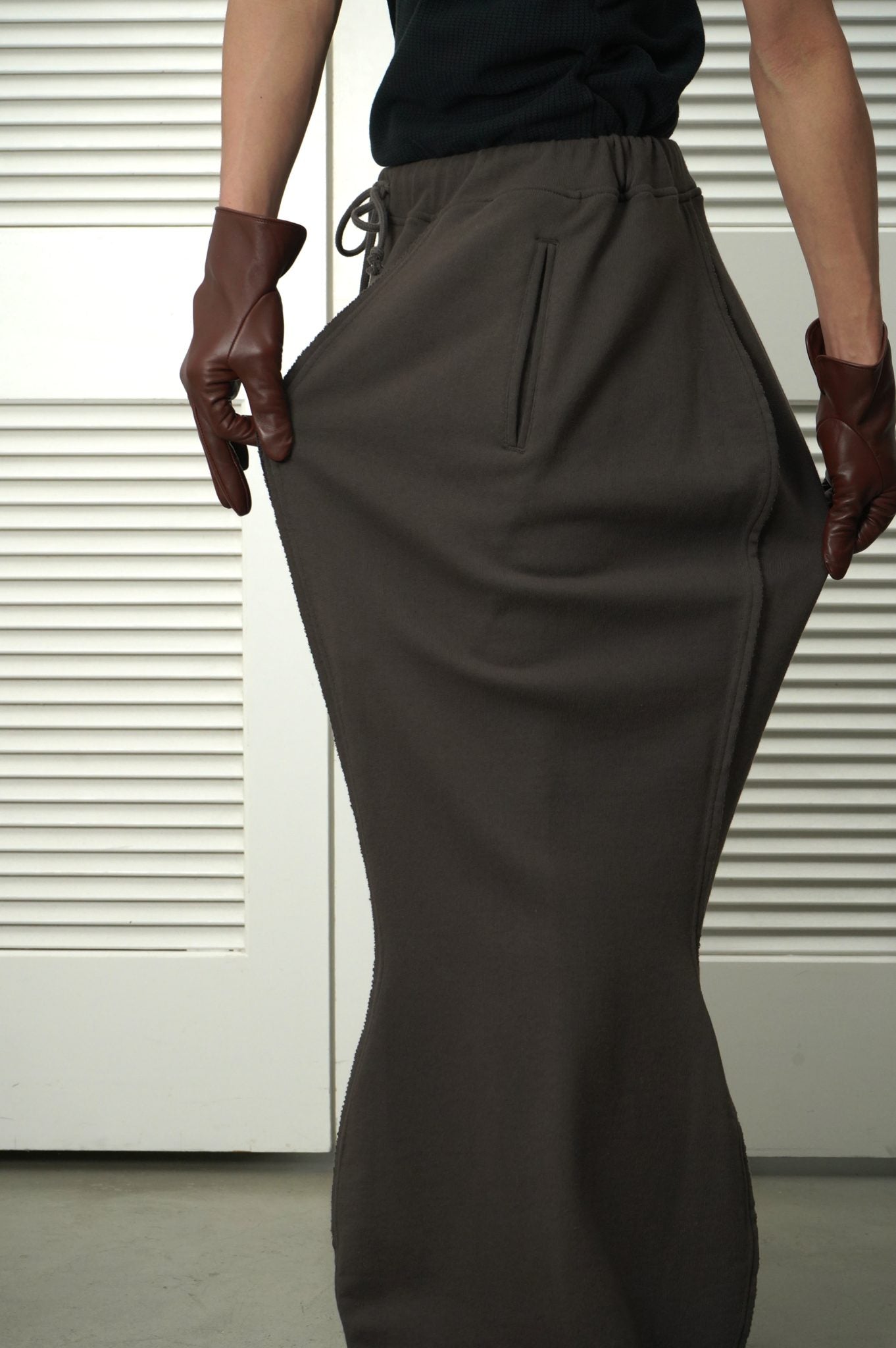 "SUPER MUSCLE" / Dark Taupe