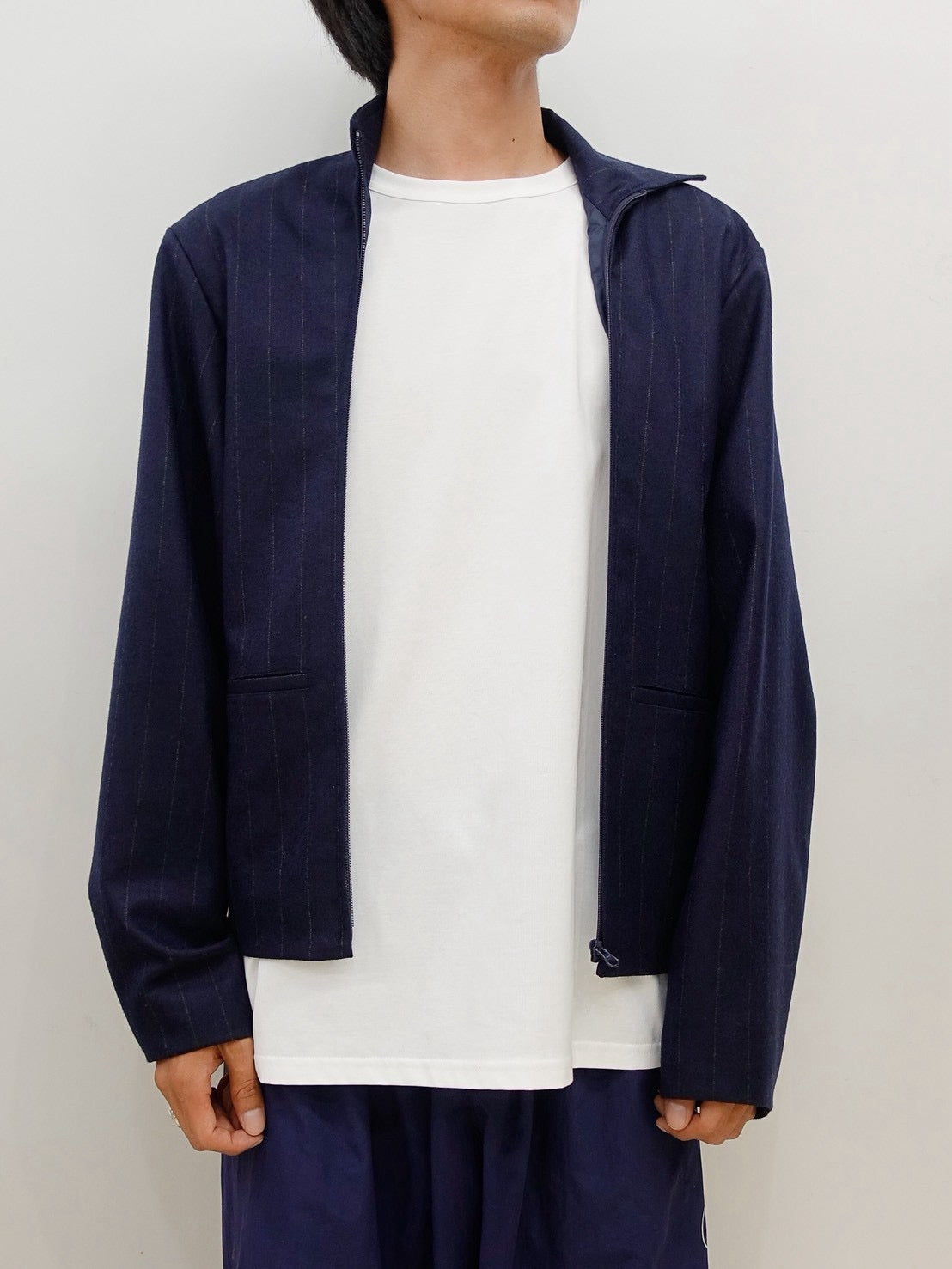 "FLOW" / NAVY