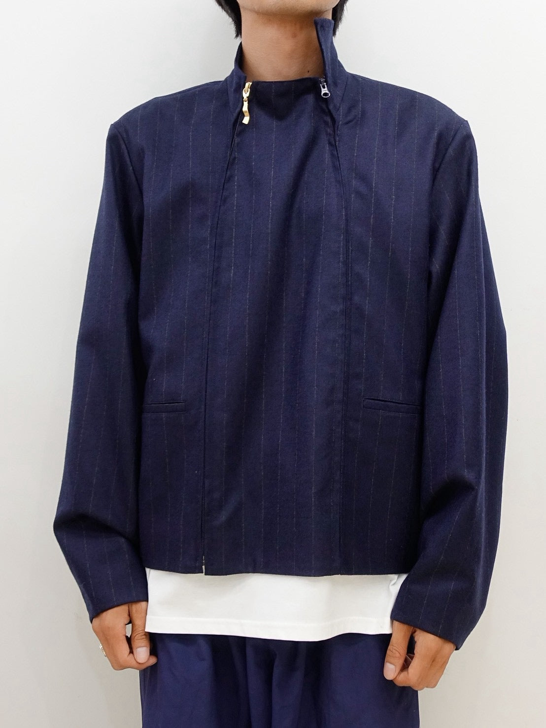 "FLOW" / NAVY