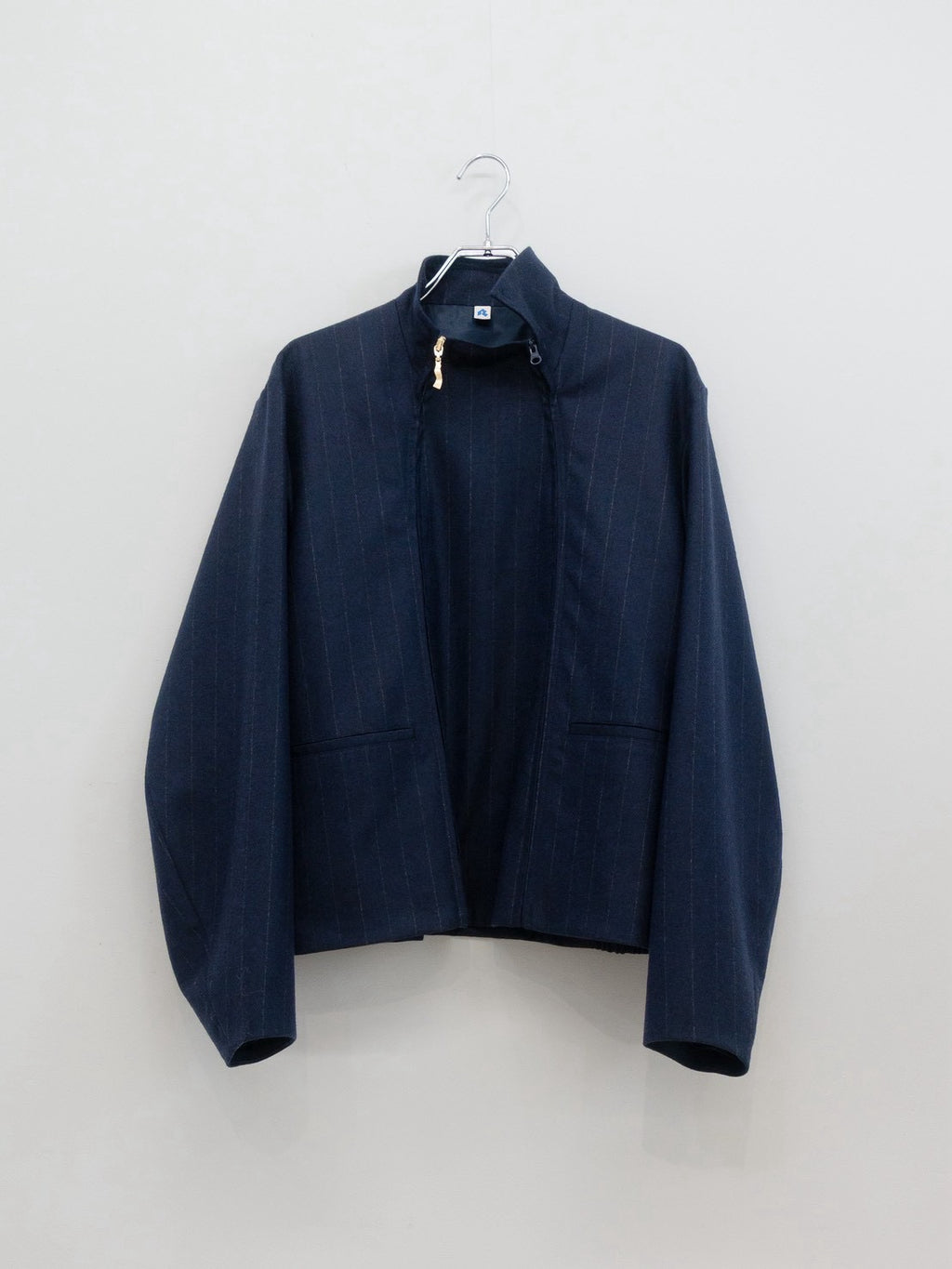 "FLOW" / NAVY