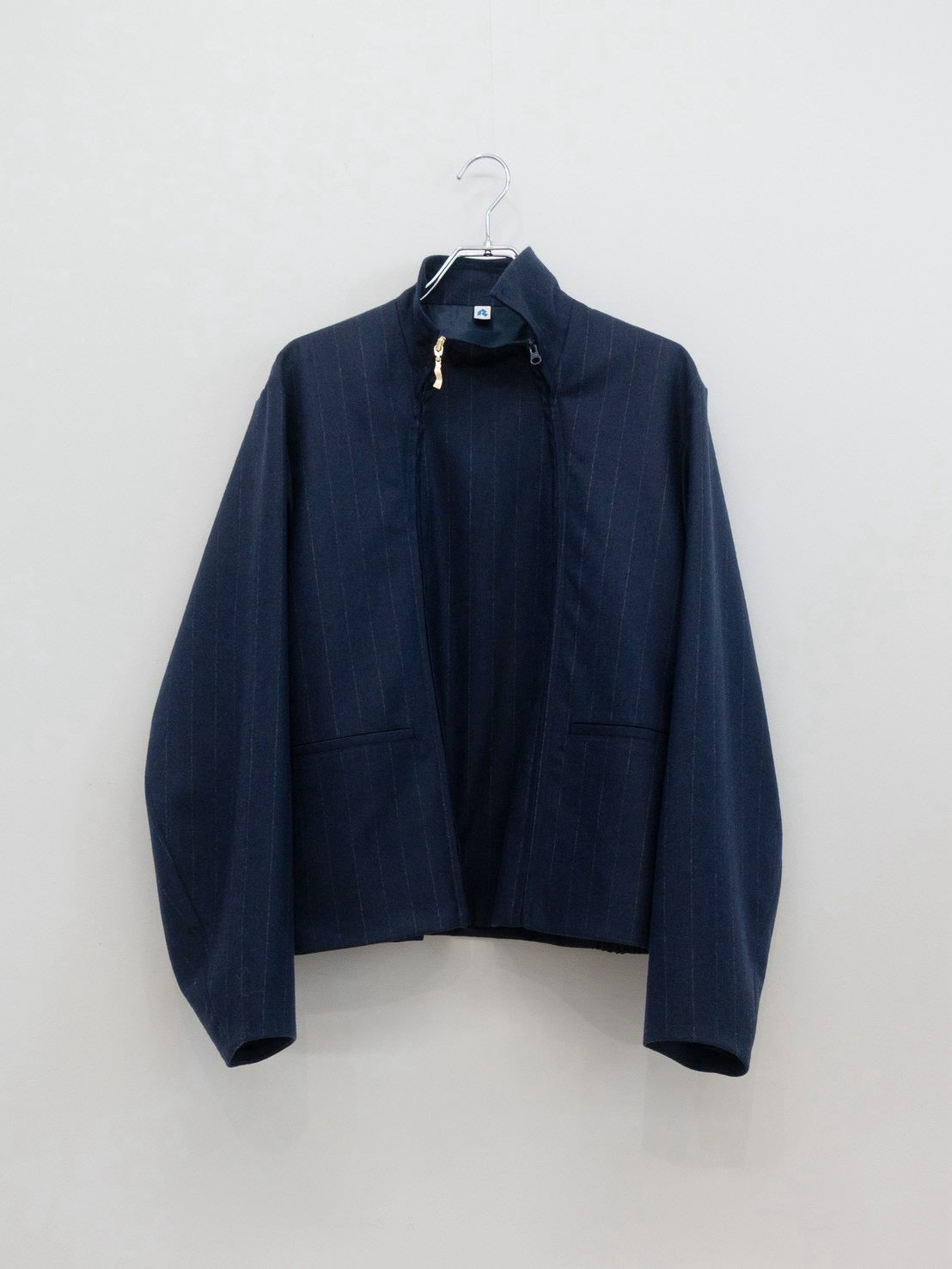"FLOW" / NAVY