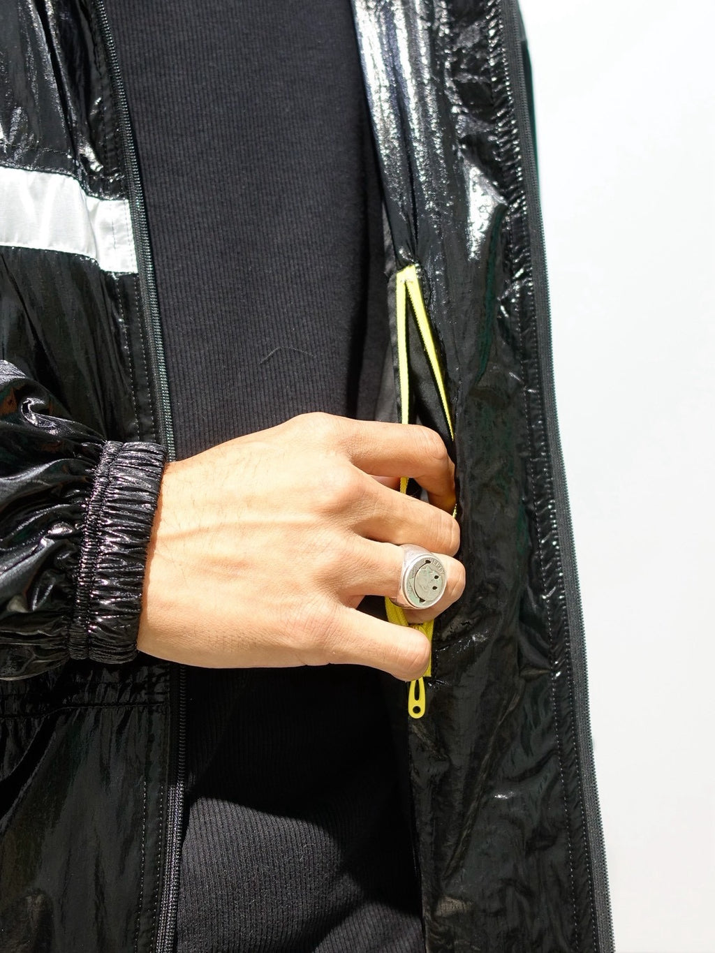 "ICON" / BLACK