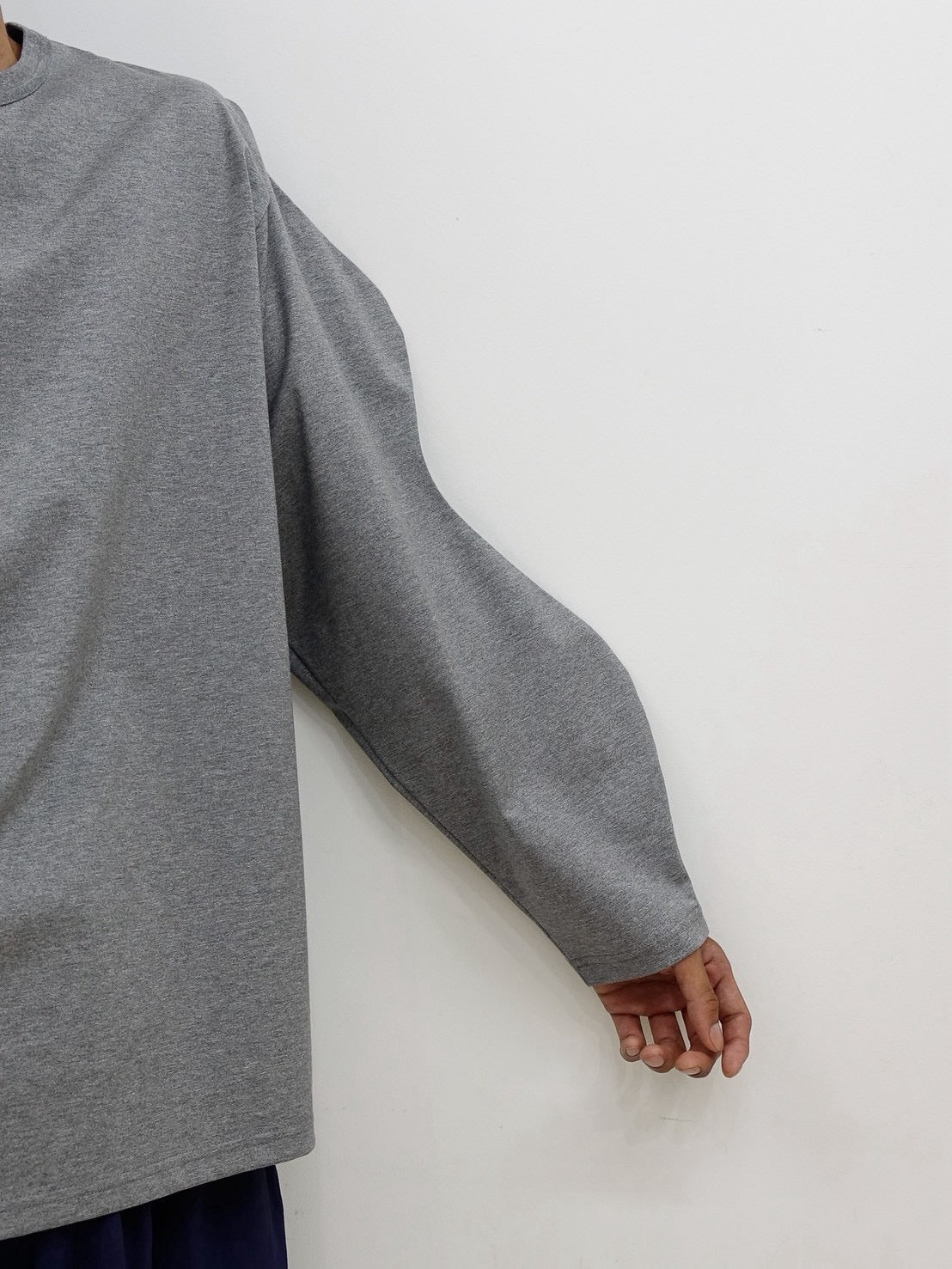 "MUSCLE BODY" / GREY