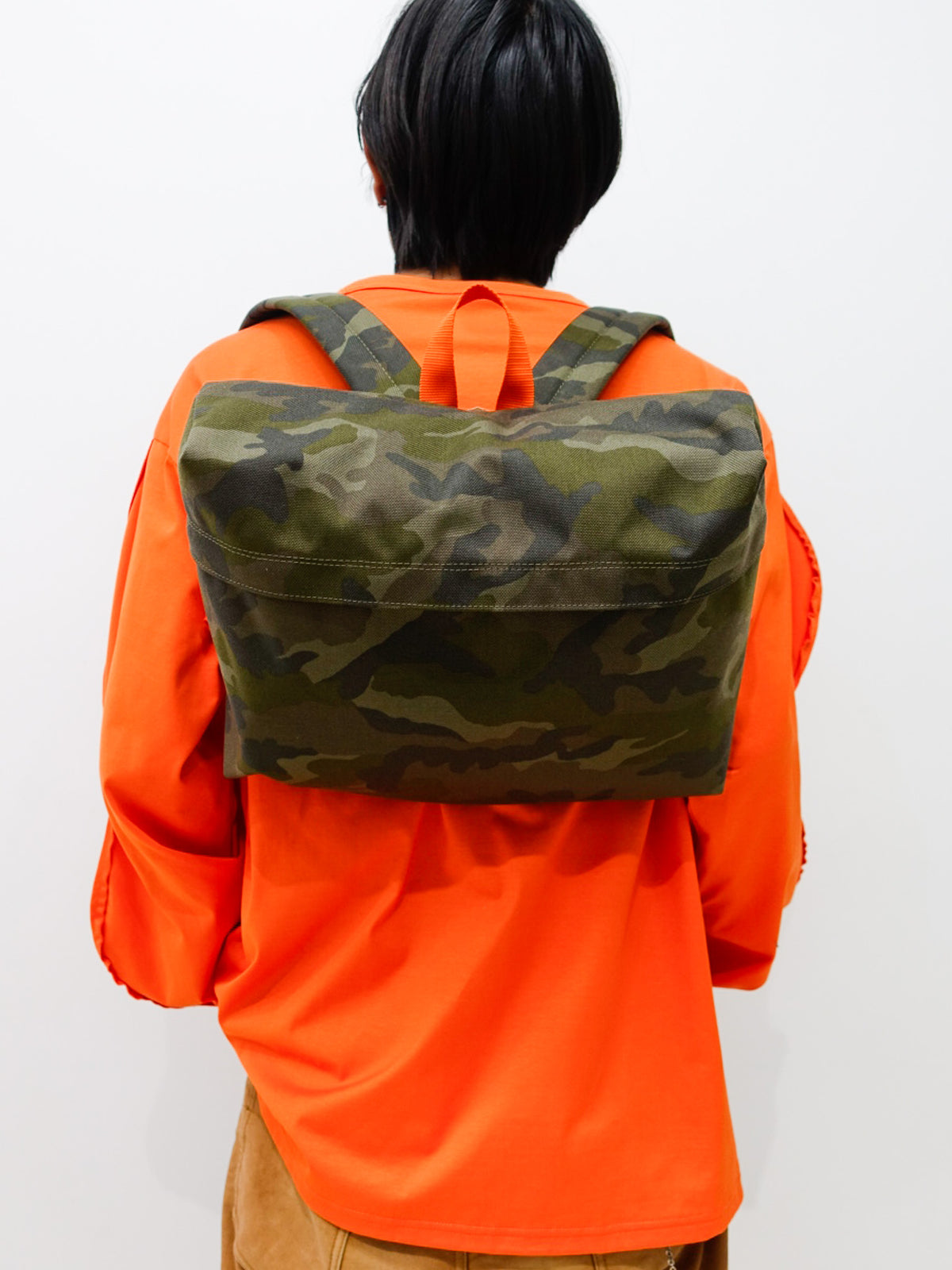 "LIGHT" / CAMO