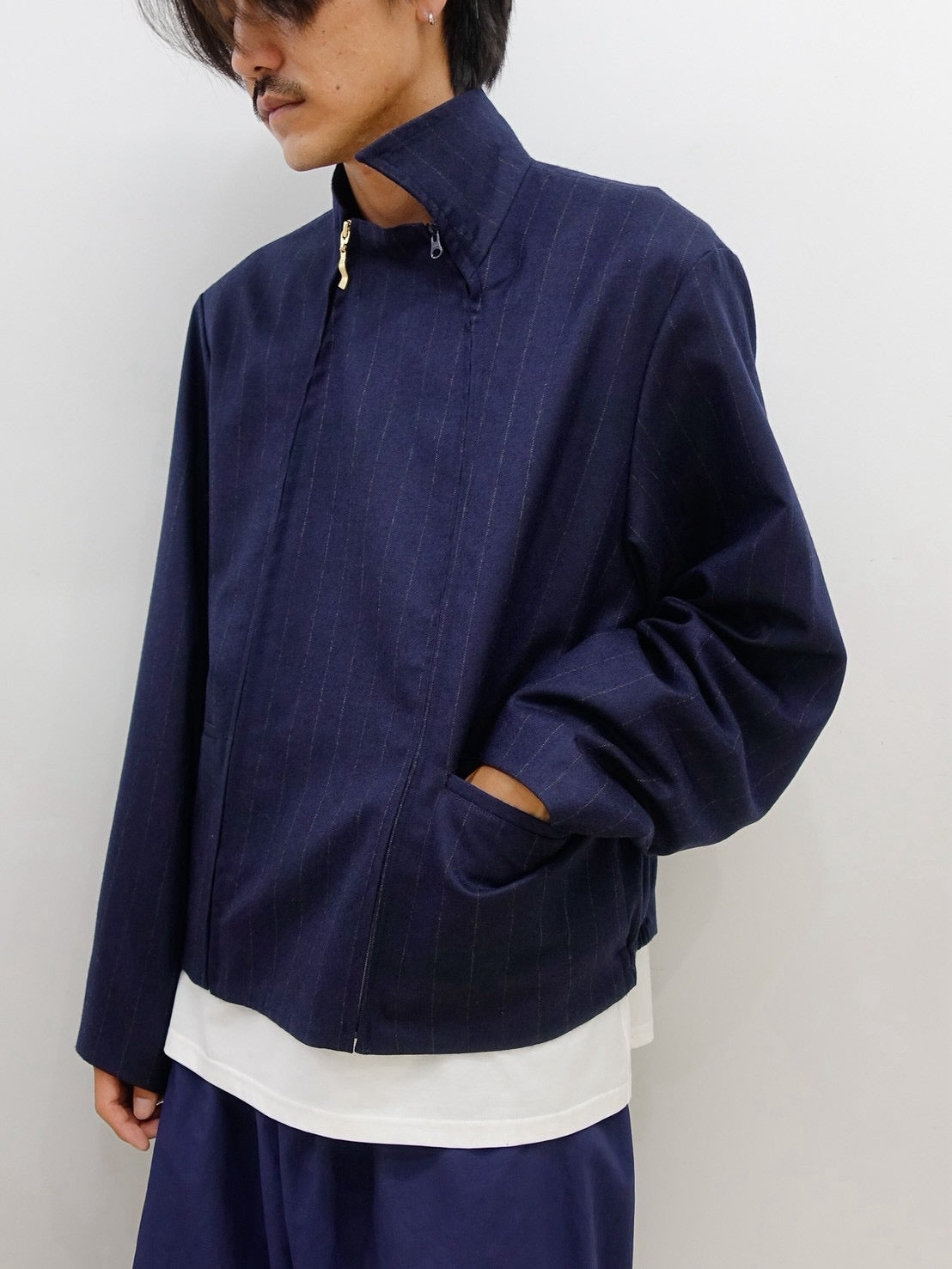 "FLOW" / NAVY