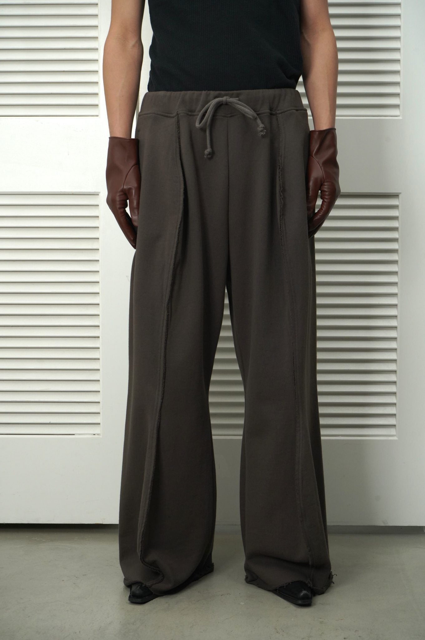 "SUPER MUSCLE" / Dark Taupe